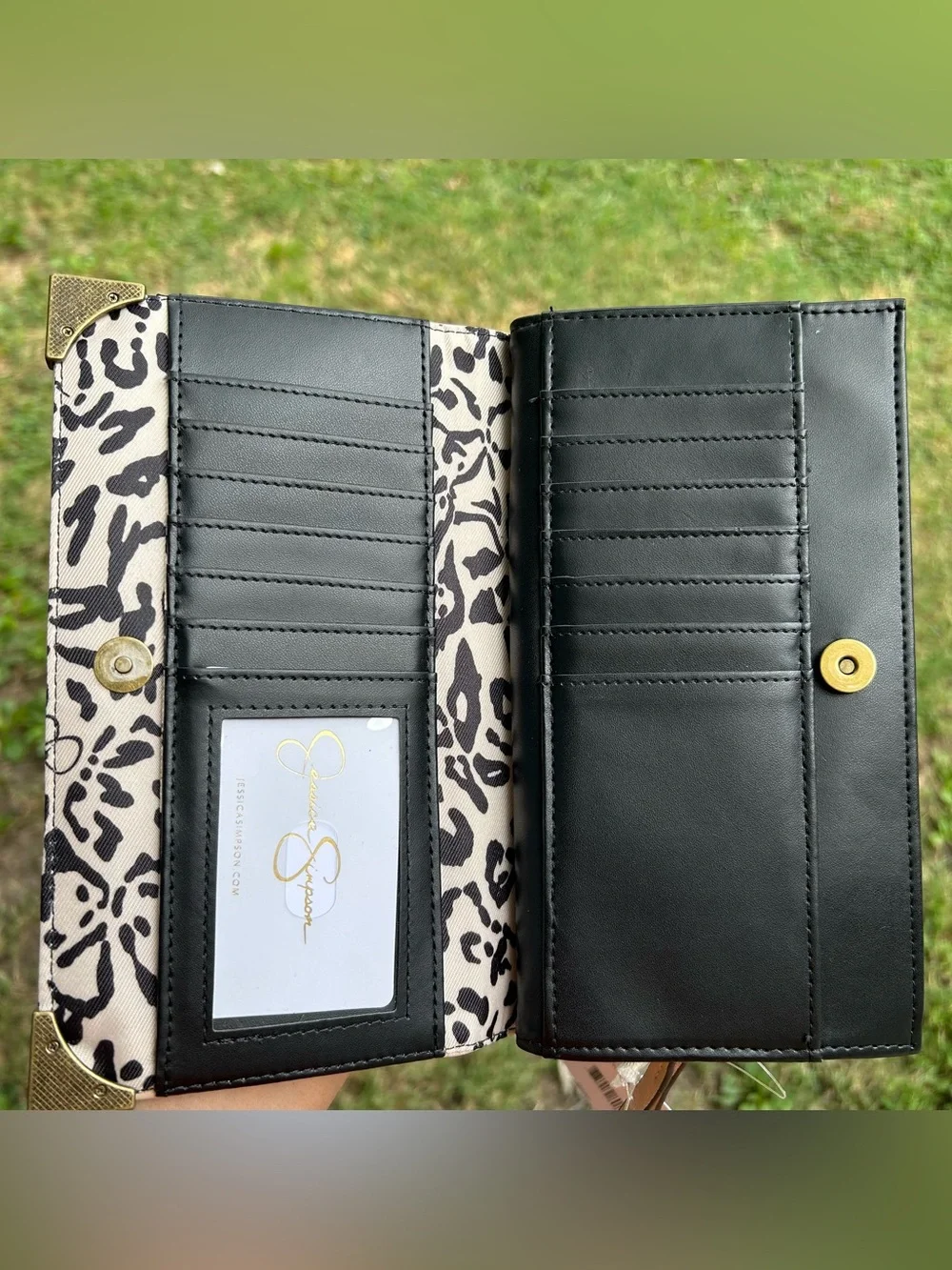 NWT Jessica Simpson Bifold Wallet Sandstone